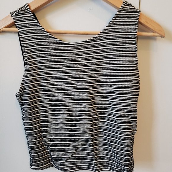 Striped twist back tank - Picture 2 of 4